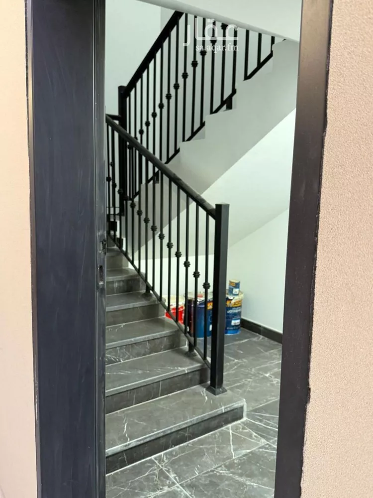 فيلا للبيع في شارع أبي بكر الظفري, حي مطار الملك خالد الدولي, مدينة الرياض, منطقة الرياض صورة 3