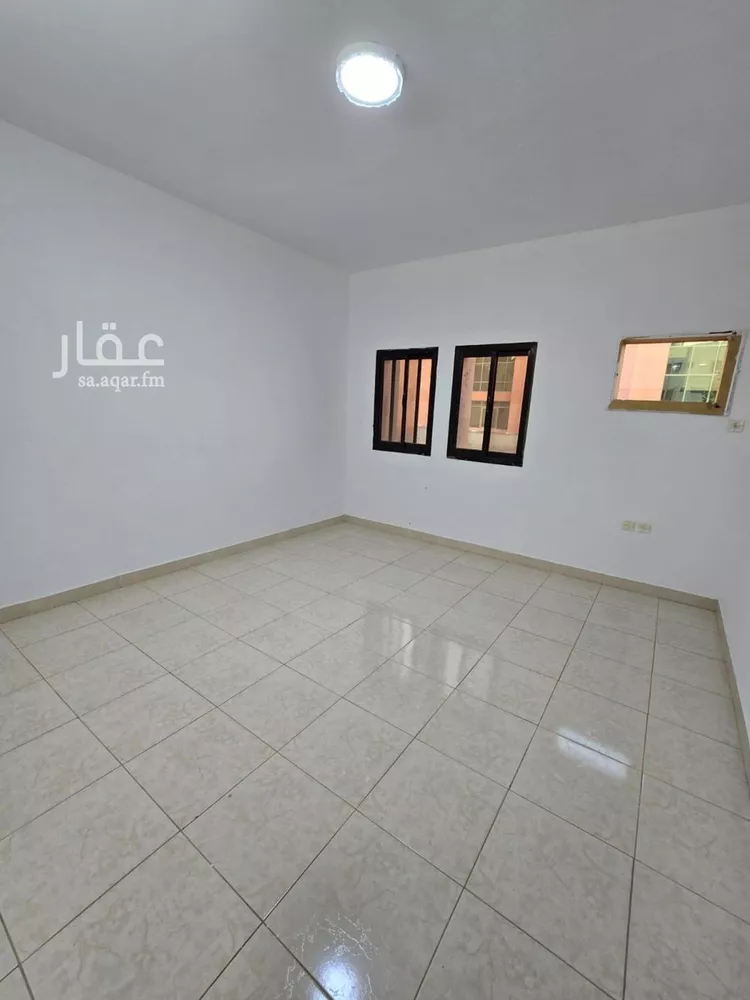 شقة للإيجار في شارع حارثه بن عدي, حي الوزارات, مدينة الرياض, منطقة الرياض صورة 3