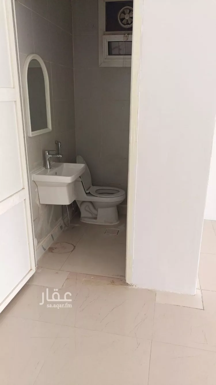محل للإيجار في شارع احمد بن سعيد ابن الهندي, حي العارض, مدينة الرياض, منطقة الرياض صورة 2