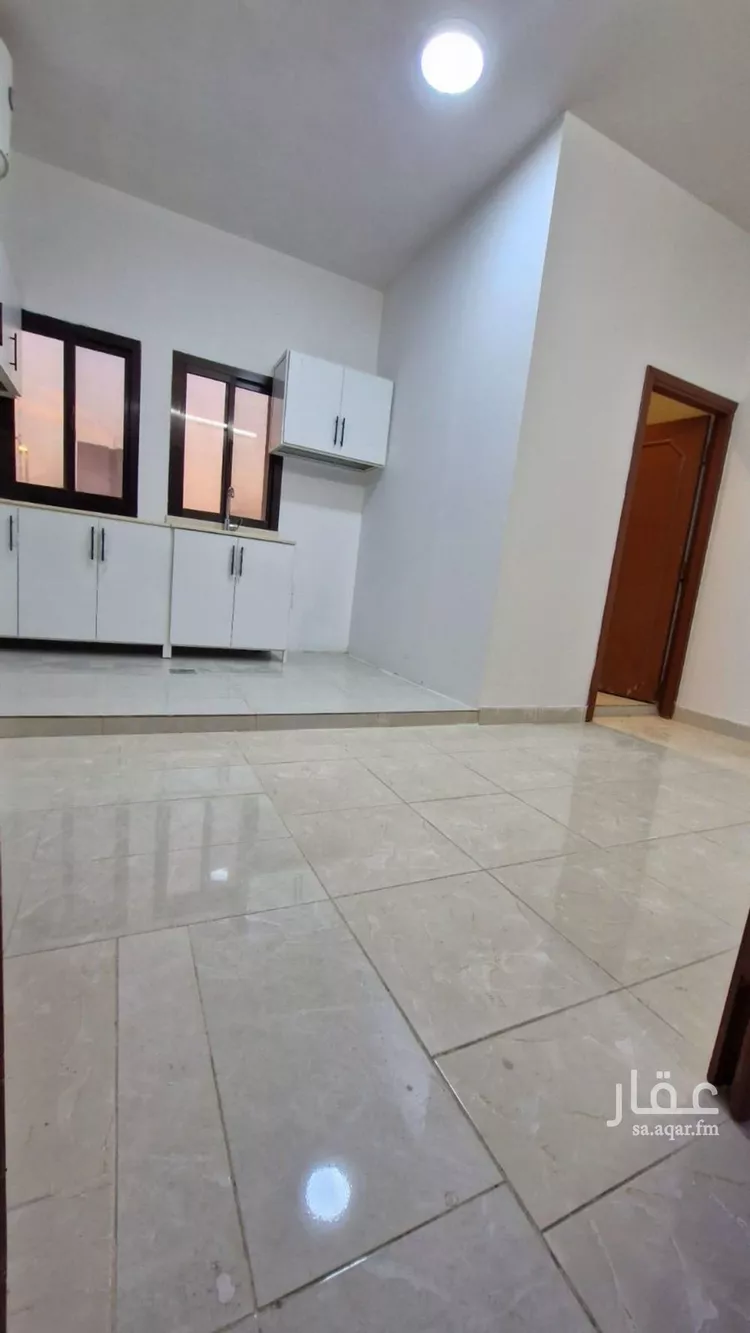 شقة للإيجار في شارع حارثه بن عدي, حي الوزارات, مدينة الرياض, منطقة الرياض صورة 2
