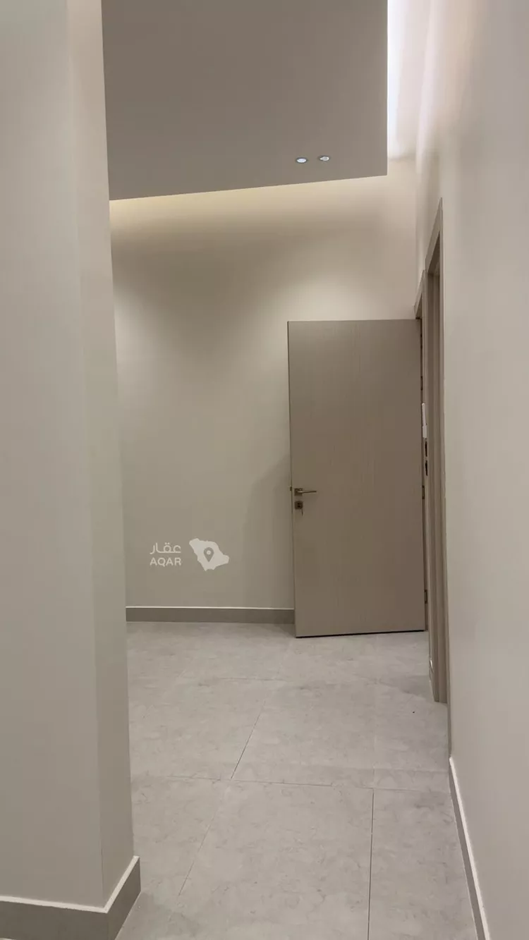 Floor for Rent in Riyadh Al Arid 15