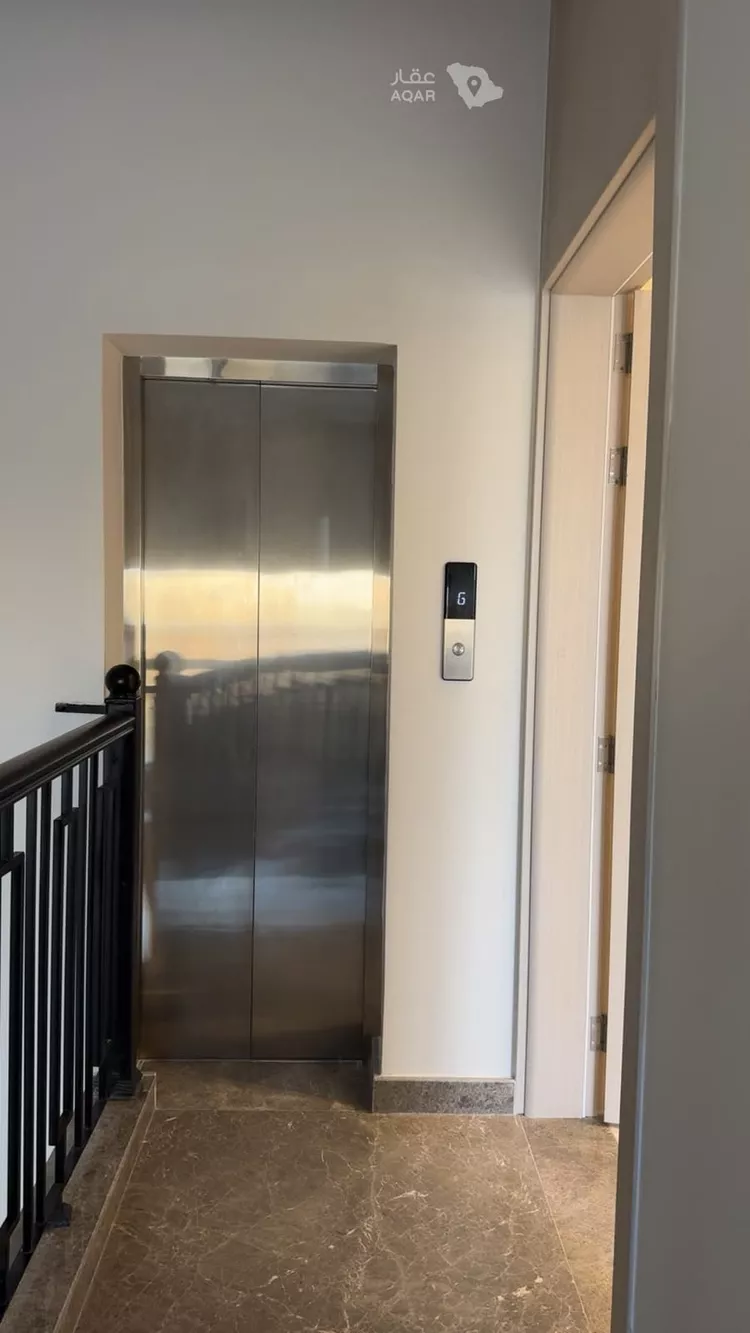 Floor for Rent in Riyadh Al Arid 5