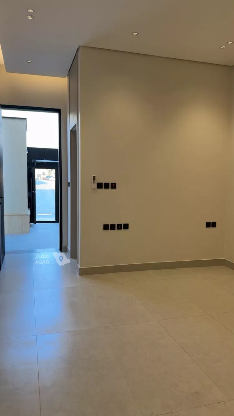 Floor for Rent in Riyadh Al Arid 14