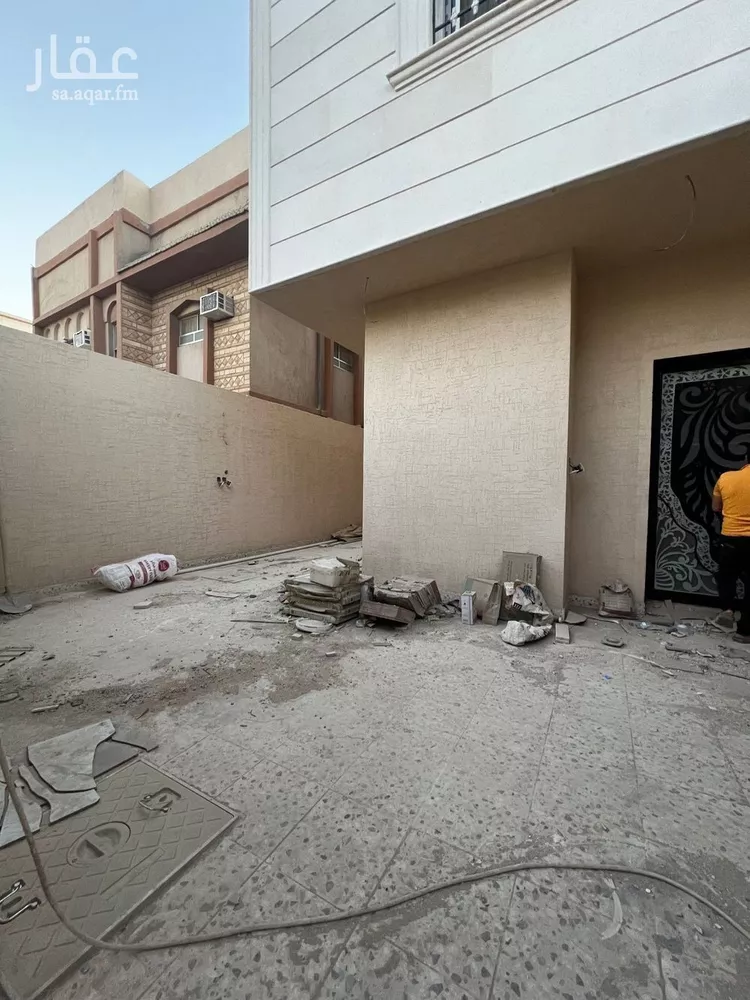 فيلا للبيع في شارع صدفا, حي العزيزية, مدينة الرياض, منطقة الرياض صورة 4