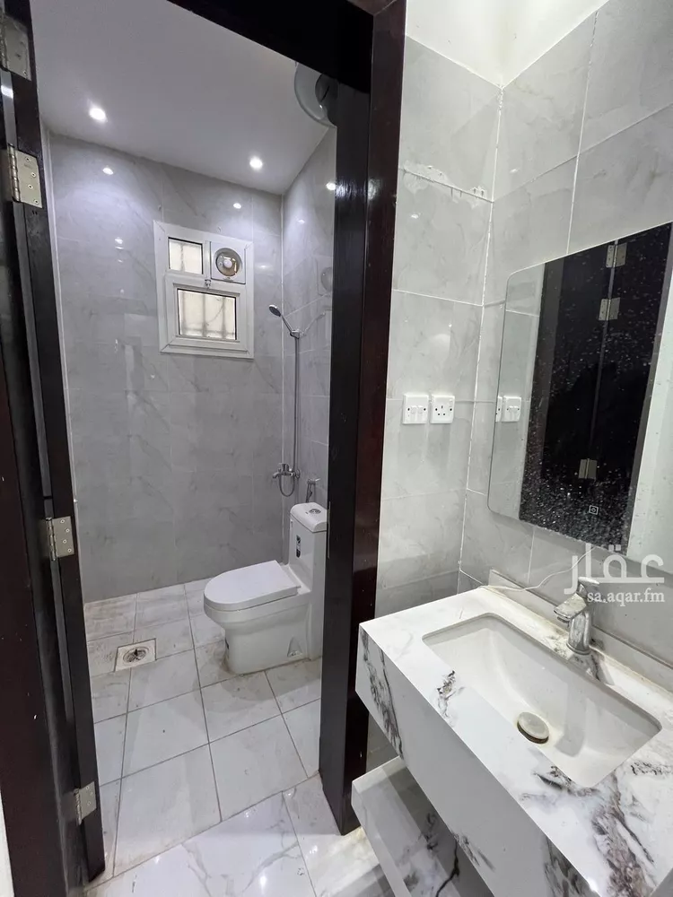 دور للبيع في شارع رميزان بن غشام, حي العزيزية, مدينة الرياض, منطقة الرياض 10