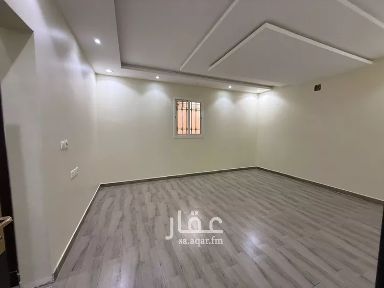 فيلا للبيع في شارع صدفا, حي العزيزية, مدينة الرياض, منطقة الرياض 14
