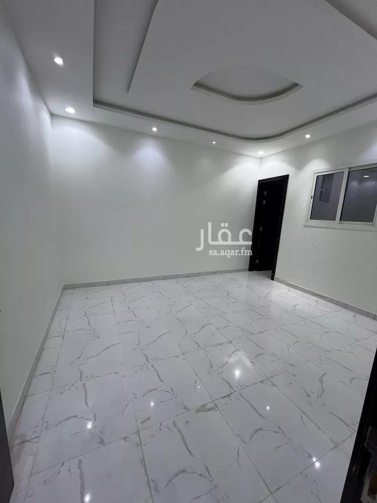 دور للبيع في شارع رميزان بن غشام, حي العزيزية, مدينة الرياض, منطقة الرياض 9