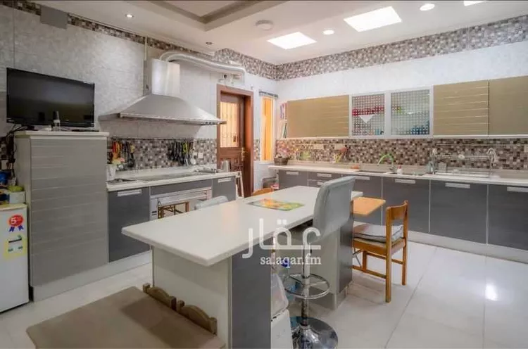 فيلا للبيع في شارع عبد الله الثقفي, حي أبحر الشمالية, مدينة جدة, منطقة مكة المكرمة 1 صورة