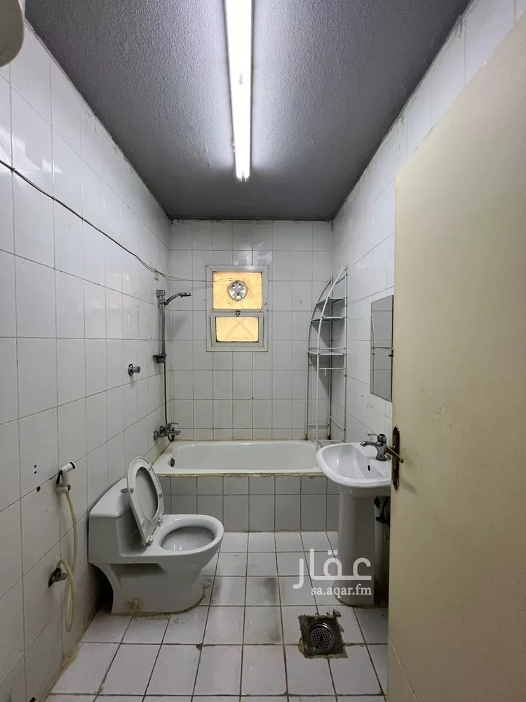 شقة للإيجار في شارع عبيدالله الأزهري, حي المروج, مدينة الرياض, منطقة الرياض