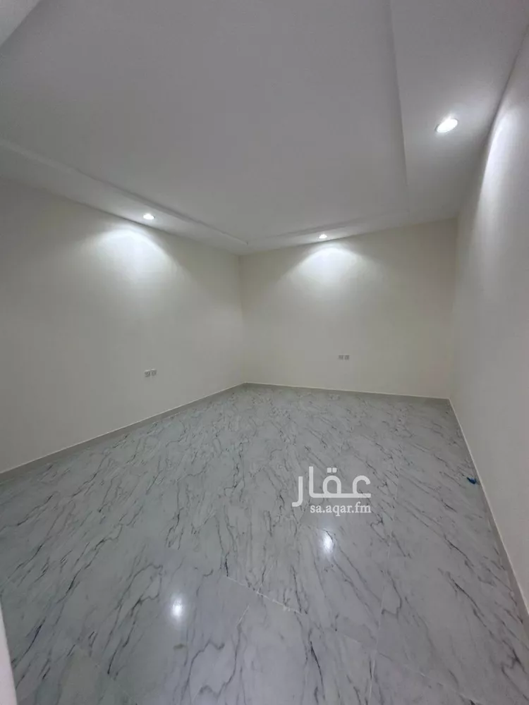 غرفة للإيجار في شارع عبدالملك بن عمر بن عبدالعزيز, حي الرمال, مدينة الرياض, منطقة الرياض