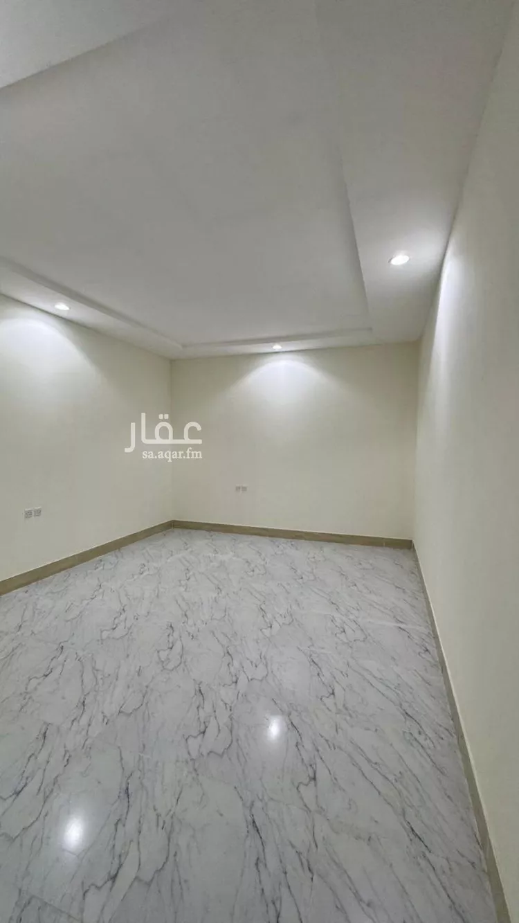 غرفة للإيجار في شارع عبدالملك بن عمر بن عبدالعزيز, حي الرمال, مدينة الرياض, منطقة الرياض