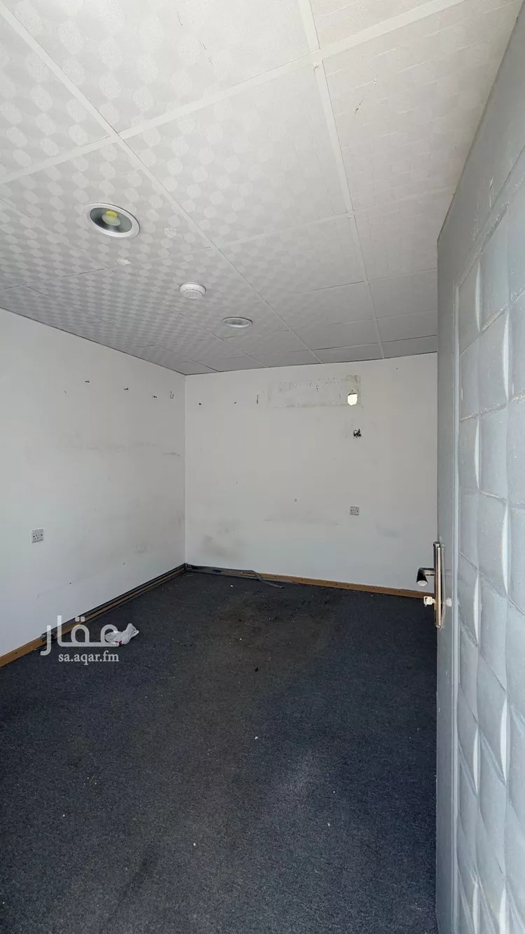 عمارة للإيجار في شارع دينار الأنصاري, حي الرمال, مدينة الرياض, منطقة الرياض 1 صورة