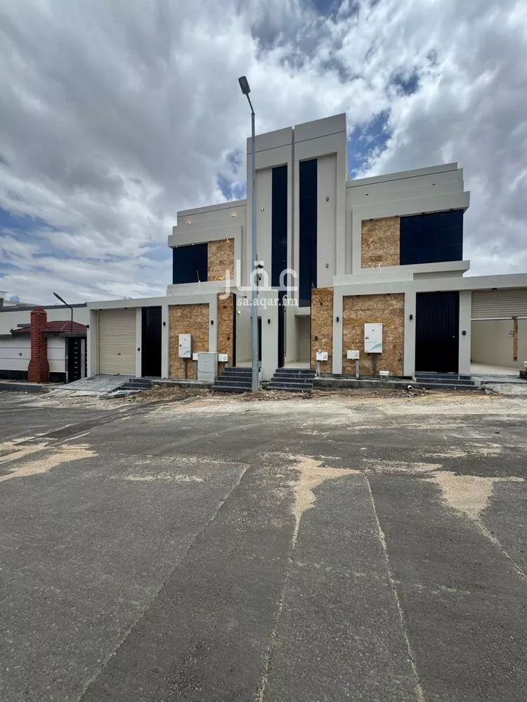 فيلا للبيع في شارع عمرو ابن مطرف ابن علقمة, حي ذلالة, مدينة خميس مشيط, منطقة عسير
