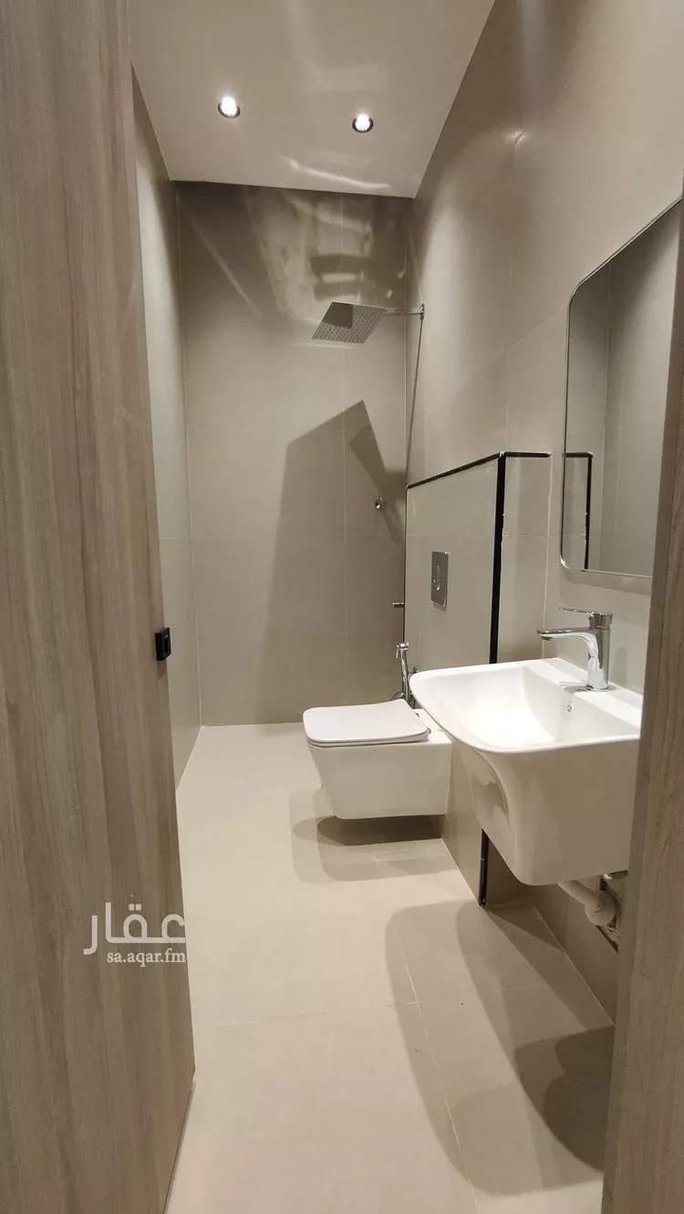 Floor for Sale in Riyadh Ar Rimal 10