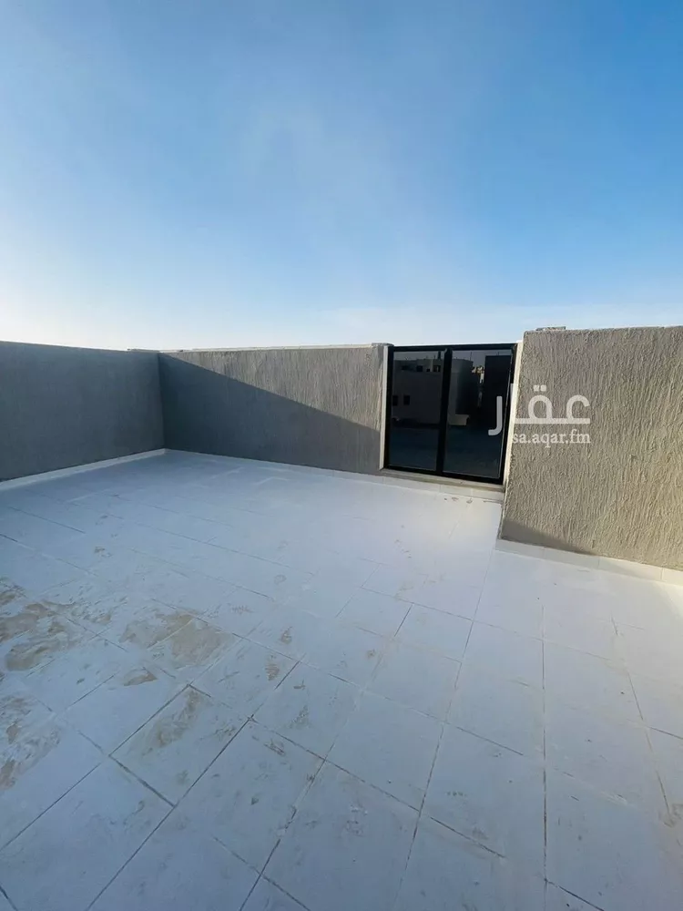 Floor for Sale in Riyadh Al Janadriyah 10
