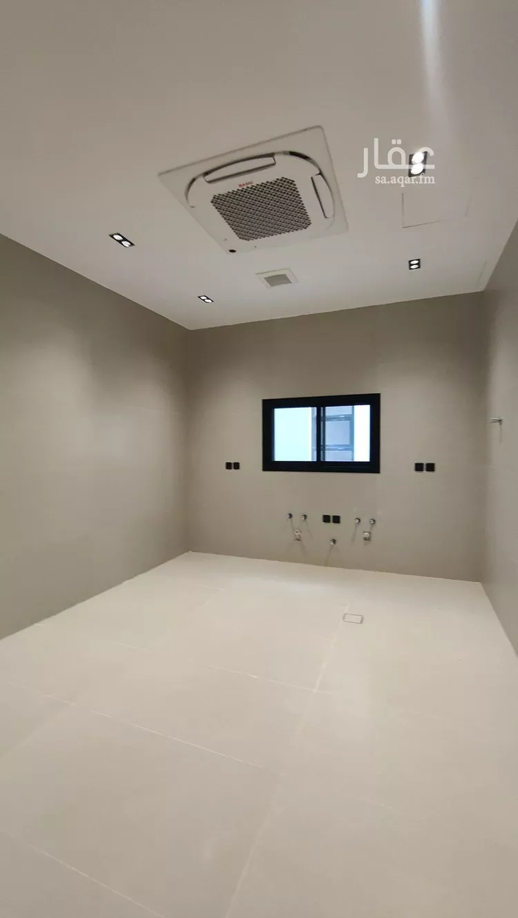 Floor for Sale in Riyadh Ar Rimal 12