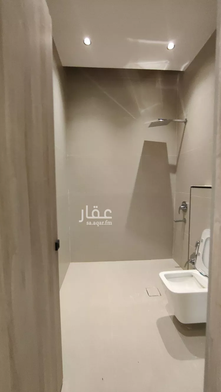 Floor for Sale in Riyadh Ar Rimal 15