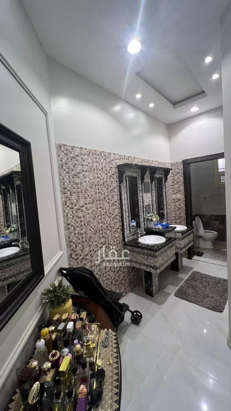 فيلا للبيع في شارع عبدالرحمن بن موسى, حي العارض, مدينة الرياض, منطقة الرياض صورة 2