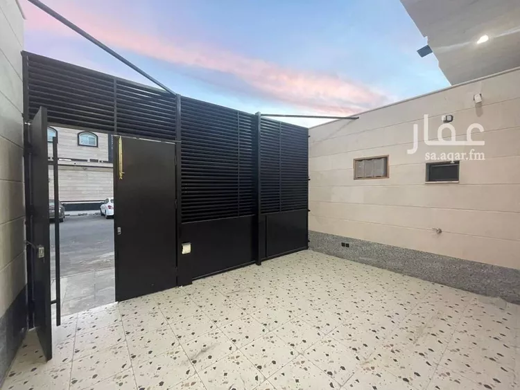 فيلا للبيع في شارع جمهور بن سفيان, حي الجماوات, مدينة المدينة المنورة, منطقة المدينة المنورة صورة 2