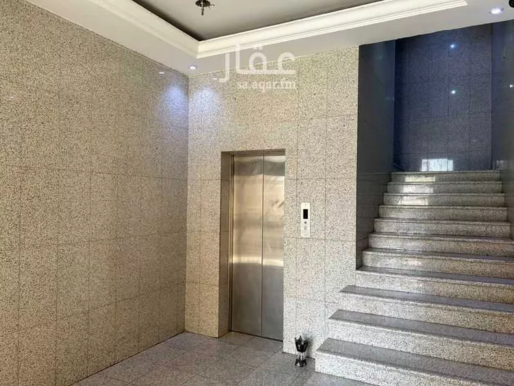 شقة للإيجار في شارع مكة المكرمة الفرعي, حي الضباط, مدينة الرياض, منطقة الرياض 14