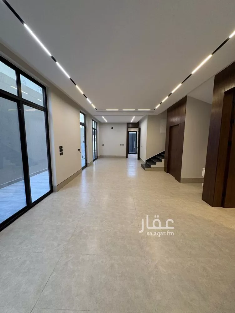 فيلا للبيع في شارع أبي الفرج المبارك, حي العارض, مدينة الرياض, منطقة الرياض 1 صورة
