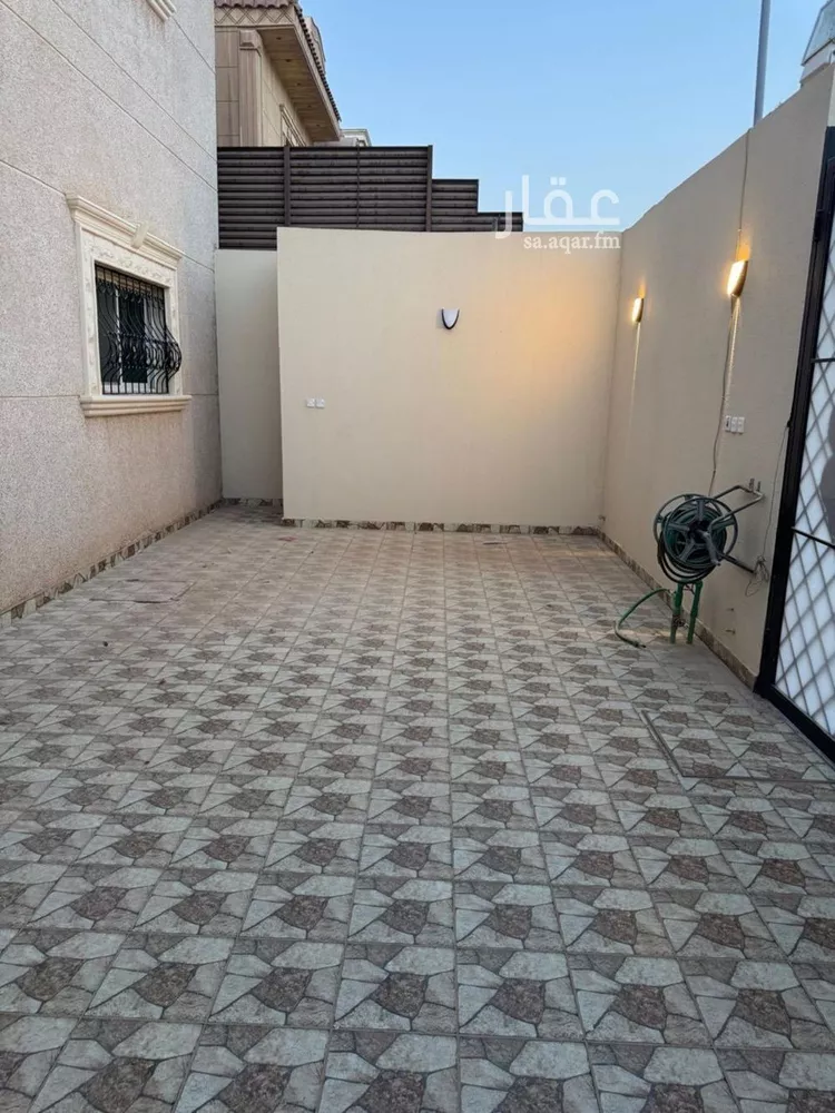 Floor for Sale in Riyadh Al Yasmin صورة 2