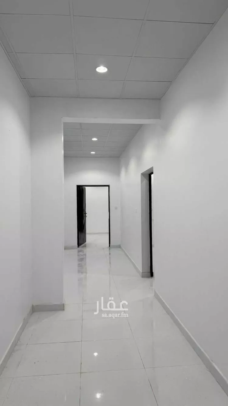 مكتب تجاري للإيجار في شارع عبدالعزيز بن مساعد, حي الخماشية, مدينة حائل, منطقة حائل صورة 2
