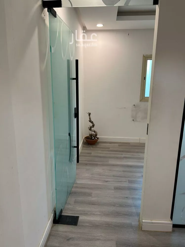 مكتب تجاري للإيجار في شارع انس بن مالك, حي الياسمين, مدينة الرياض, منطقة الرياض