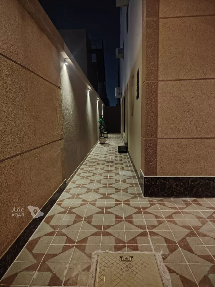 Floor for Rent in Riyadh Al Munsiyah 5