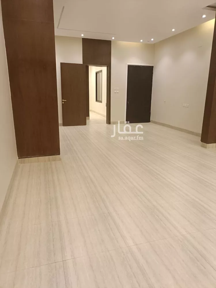 Floor for Sale in Riyadh Ar Rimal 8