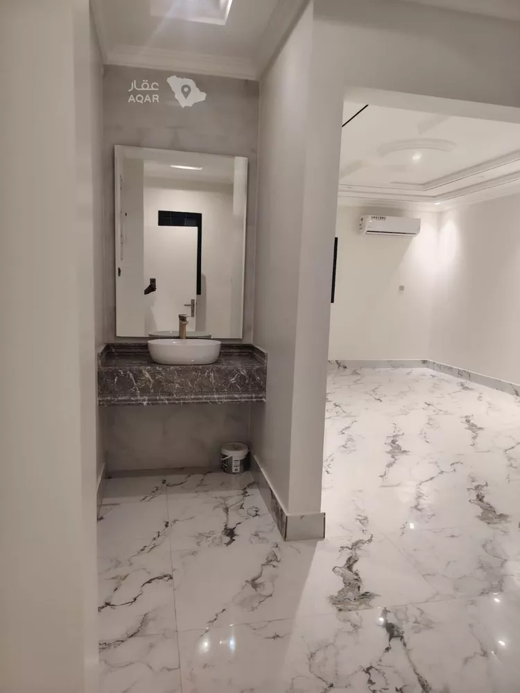 Floor for Rent in Riyadh Al Munsiyah 4
