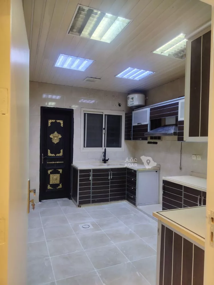 Floor for Rent in Riyadh Al Munsiyah 3