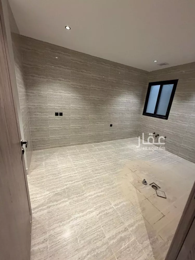 Floor for Sale in Riyadh Ash Sharq 6