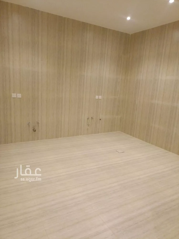 Floor for Sale in Riyadh Ar Rimal 6
