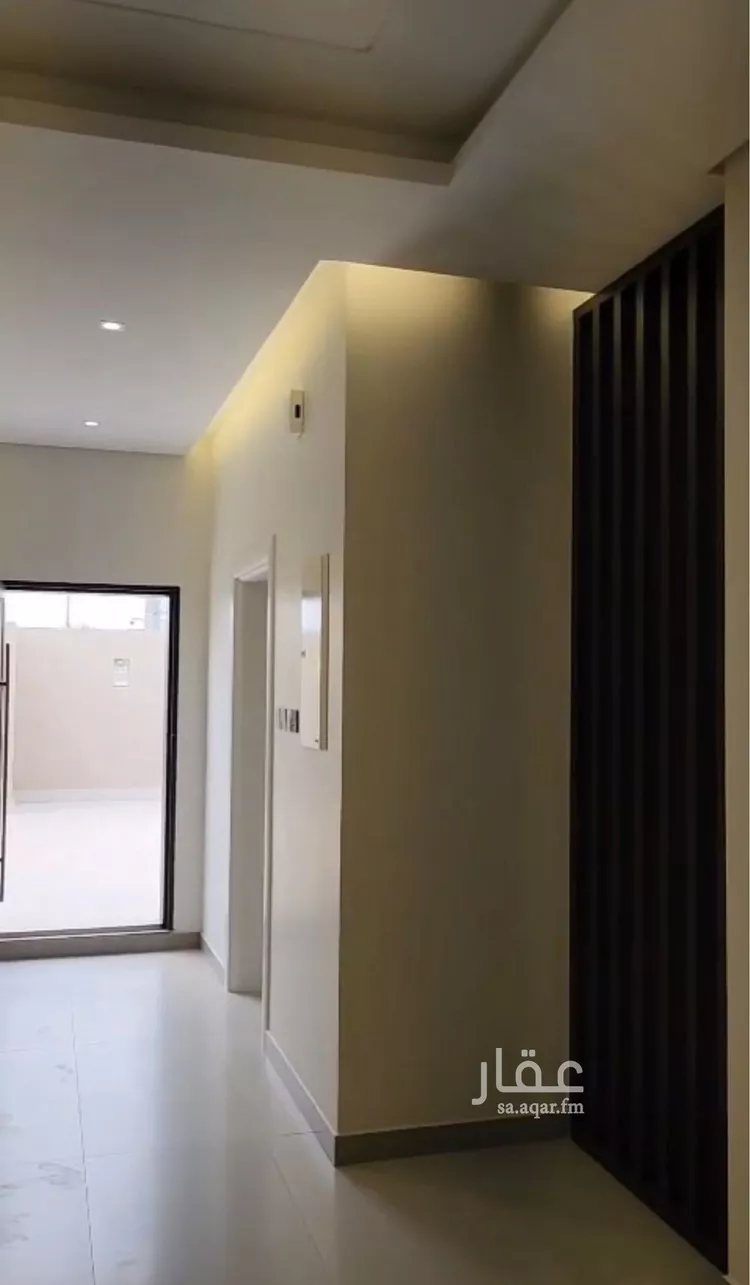 فيلا للبيع في شارع عبدالرحمن الزواوي, حي الزهور, مدينة أبها, منطقة عسير صورة 4