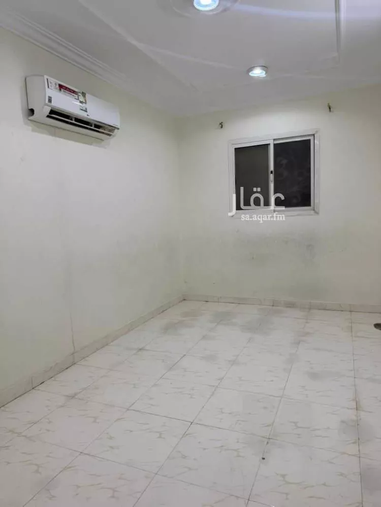 فيلا للإيجار في شارع شارع رقم 111, حي ظهرة لبن, مدينة الرياض, منطقة الرياض 1 صورة