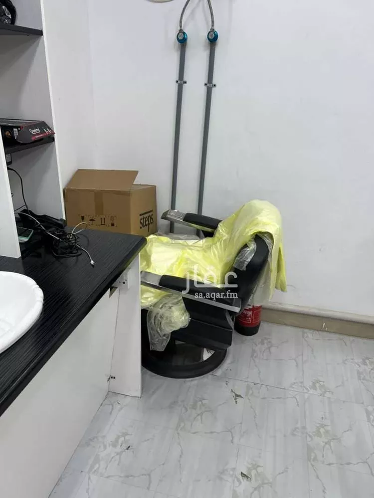 محل للبيع في شارع عمر بن الخطاب الفرعي ، حي البشر ، بريدة ، بريدة صورة 3