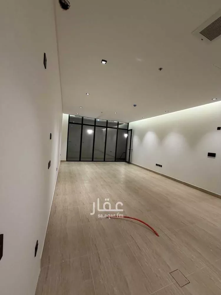 شقة للبيع في شارع الشيخ عبدالله المخضوب, حي الفلاح, مدينة الرياض, منطقة الرياض صورة 3