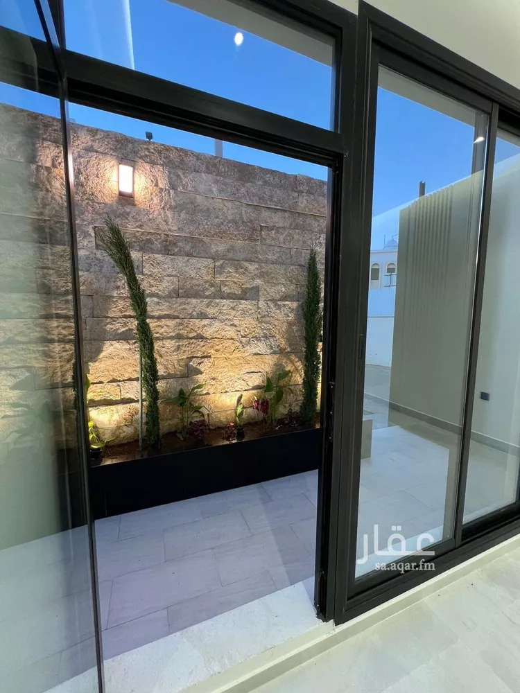 فيلا للبيع في شارع غانم المخزومي, حي عتود الشمالي, مدينة خميس مشيط, منطقة عسير صورة 2