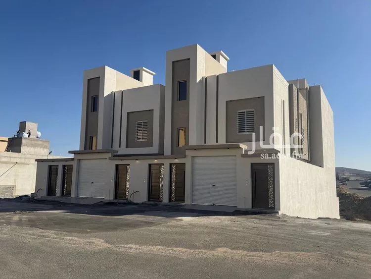 فيلا للبيع في شارع الرصيفة, حي الزهور, مدينة أبها, منطقة عسير