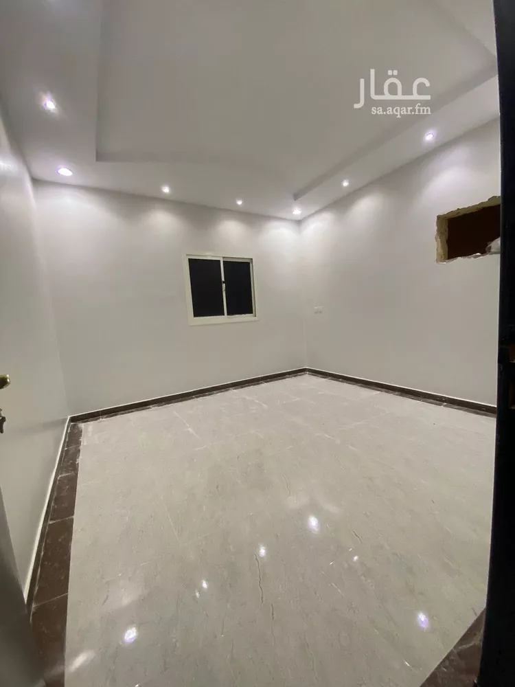 فيلا للإيجار في شارع حسن حسني عبدالوهاب, حي الرمال, مدينة الرياض, منطقة الرياض 1 صورة