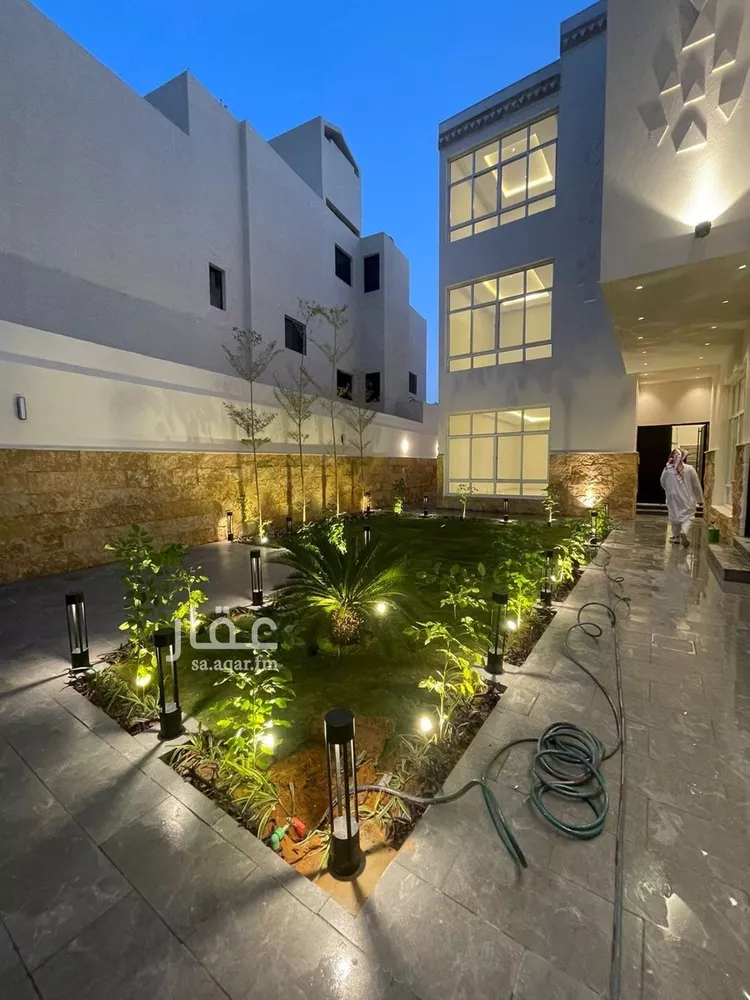 فيلا للبيع في شارع عبدالقادر بن عبدالوارث, حي المهدية, مدينة الرياض, منطقة الرياض صورة 2