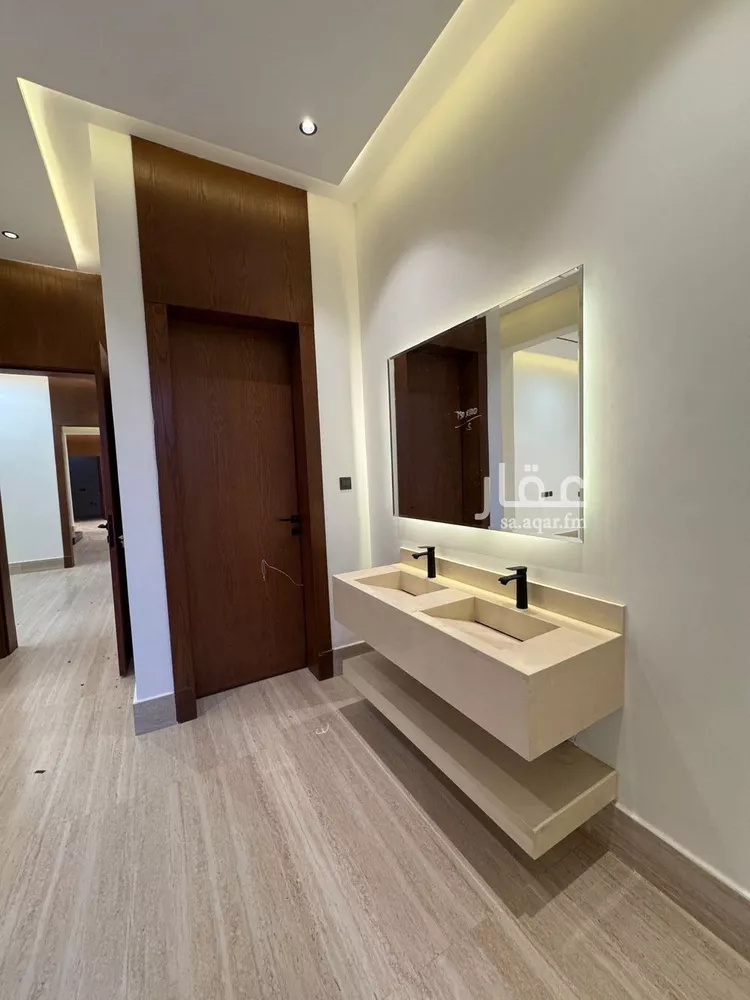 فيلا للبيع في شارع حامد أزهر, حي المهدية, مدينة الرياض, منطقة الرياض صورة 3