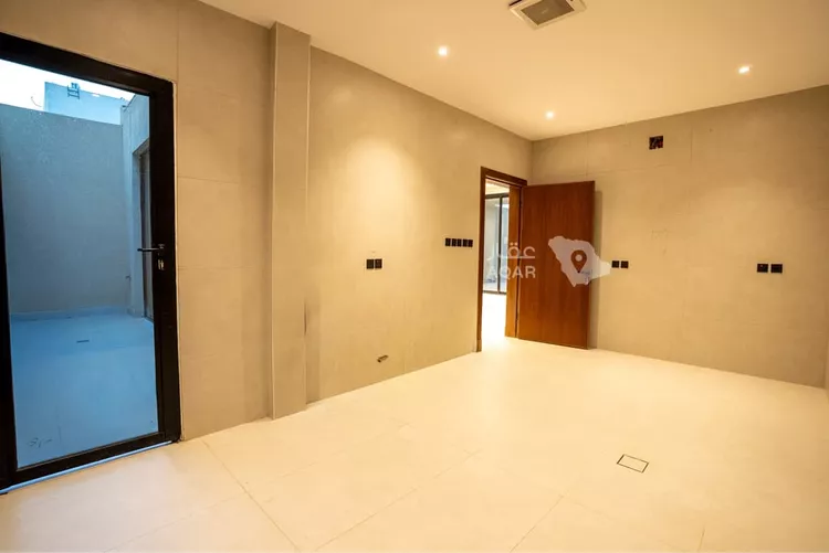 فيلا للبيع في شارع محمد بن عمر العرابي, حي الصفاء, مدينة الرياض, منطقة الرياض 12
