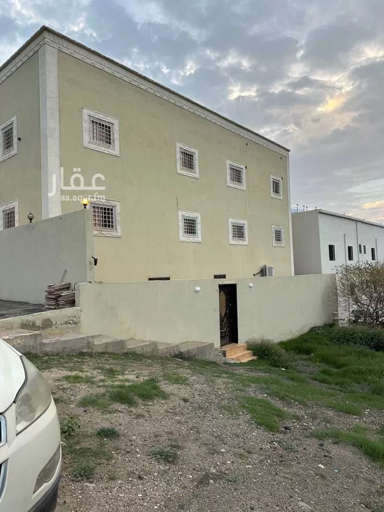 عمارة للبيع في شارع العباس بن الاحنف, حي الروضة, مدينة ابها, منطقة عسير