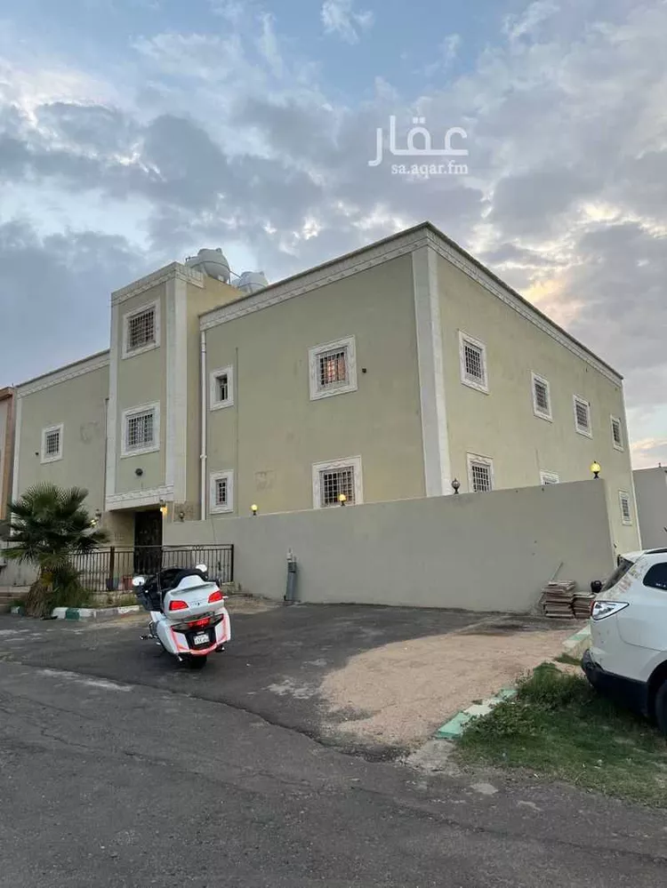 عمارة للبيع في شارع العباس بن الاحنف, حي الروضة, مدينة ابها, منطقة عسير صورة 2