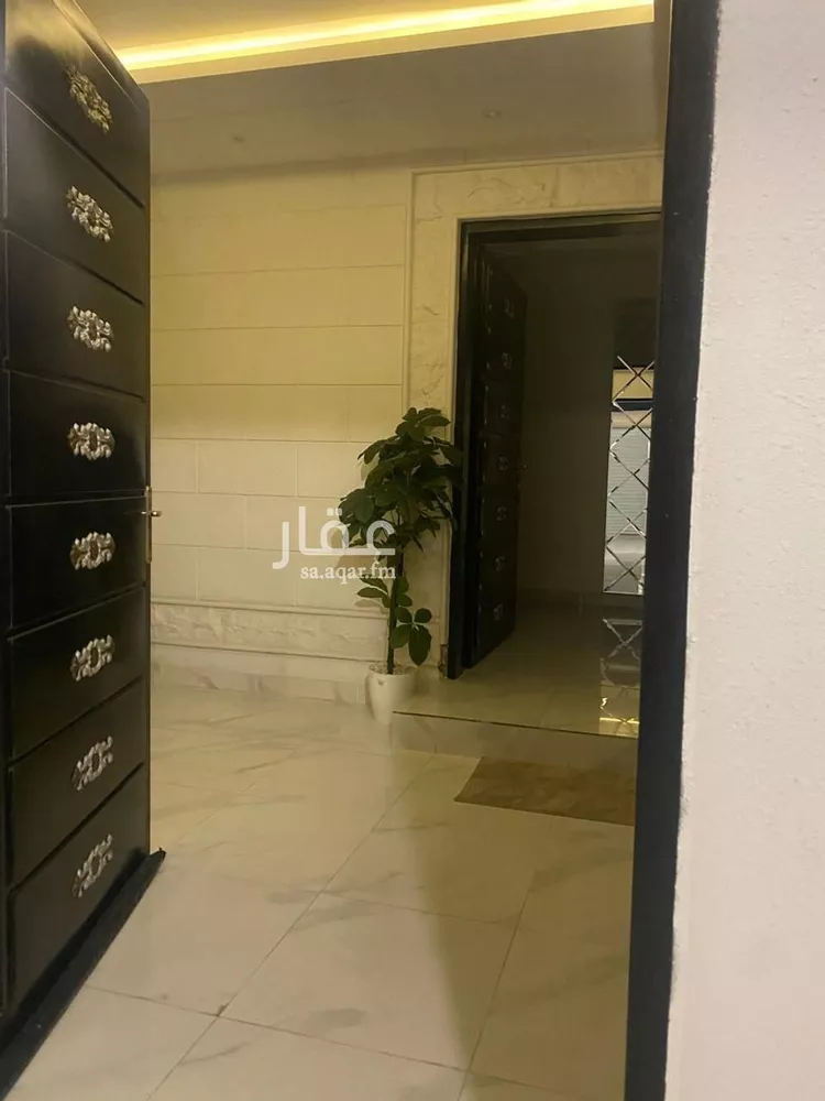 فيلا للبيع في شارع الحسن بن إبراهيم, حي السعادة, مدينة الرياض, منطقة الرياض صورة 2
