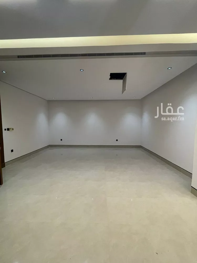 فيلا للبيع في شارع أحمد بن قطرب, حي المهدية, مدينة الرياض, منطقة الرياض 8