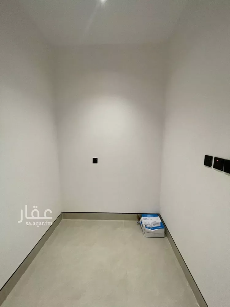 فيلا للبيع في شارع أحمد بن قطرب, حي المهدية, مدينة الرياض, منطقة الرياض 21