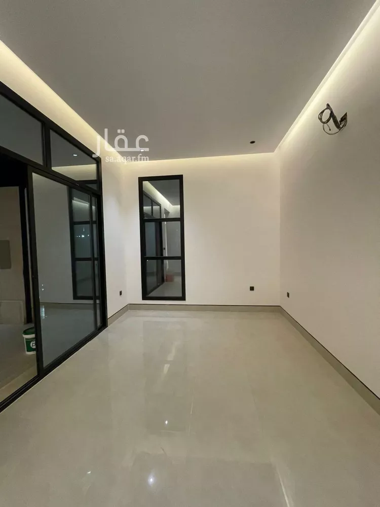 فيلا للبيع في شارع أبي الحسن الأسفرائيني, حي المهدية, مدينة الرياض, منطقة الرياض صورة 4